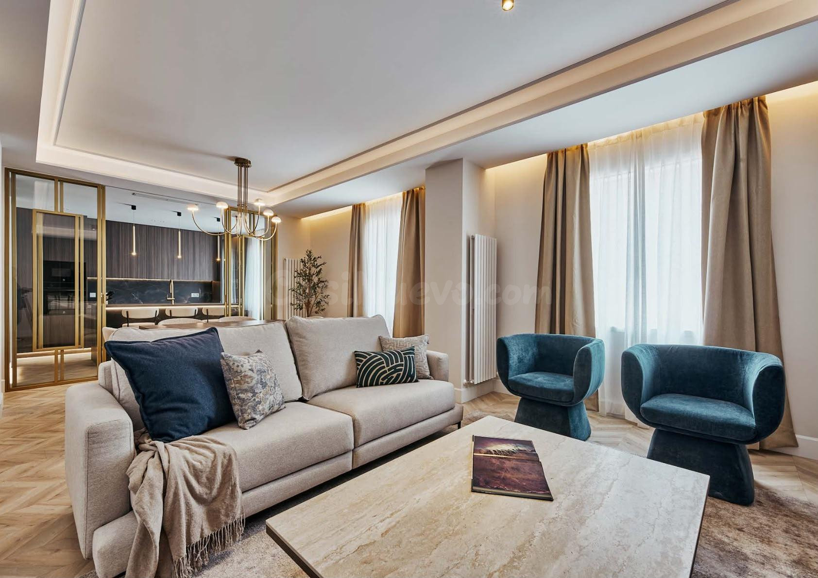 Exclusiva vivienda de diseño de 215 m2 con jacuzzi en el bar