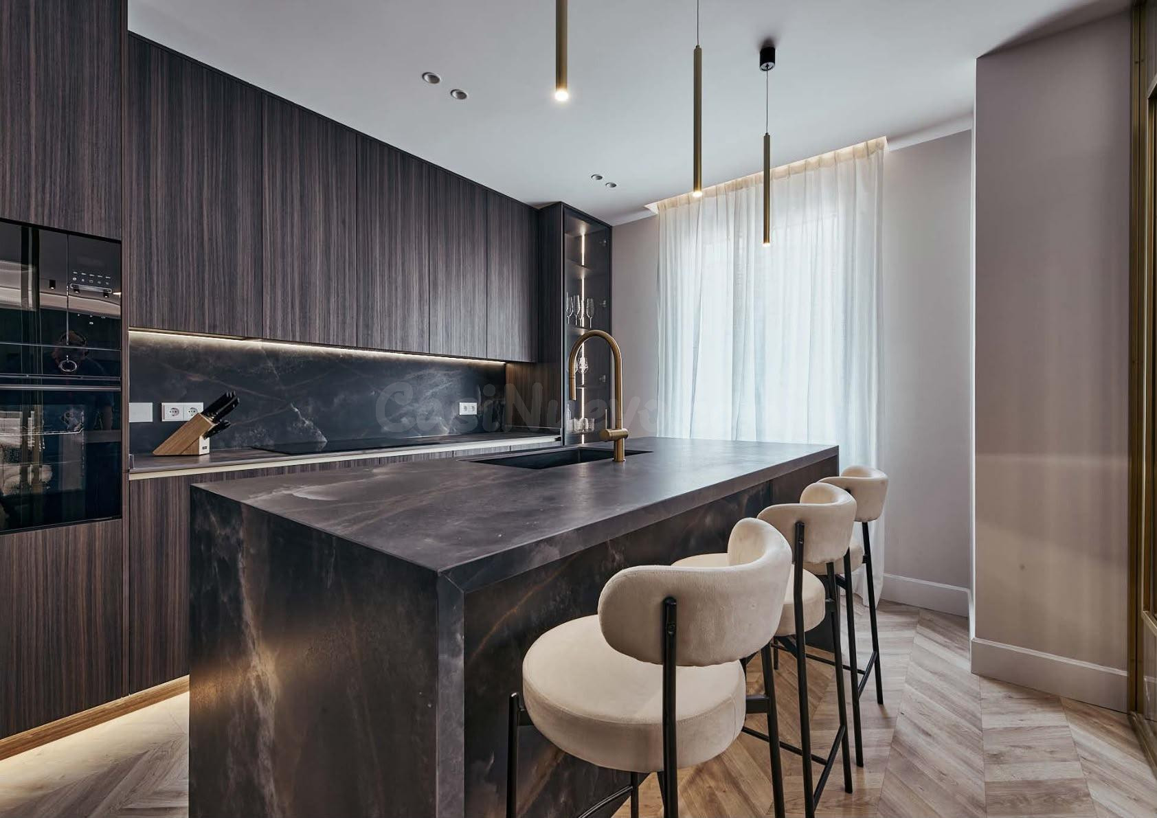 Exclusiva vivienda de diseño de 215 m2 con jacuzzi en el bar - foto 5