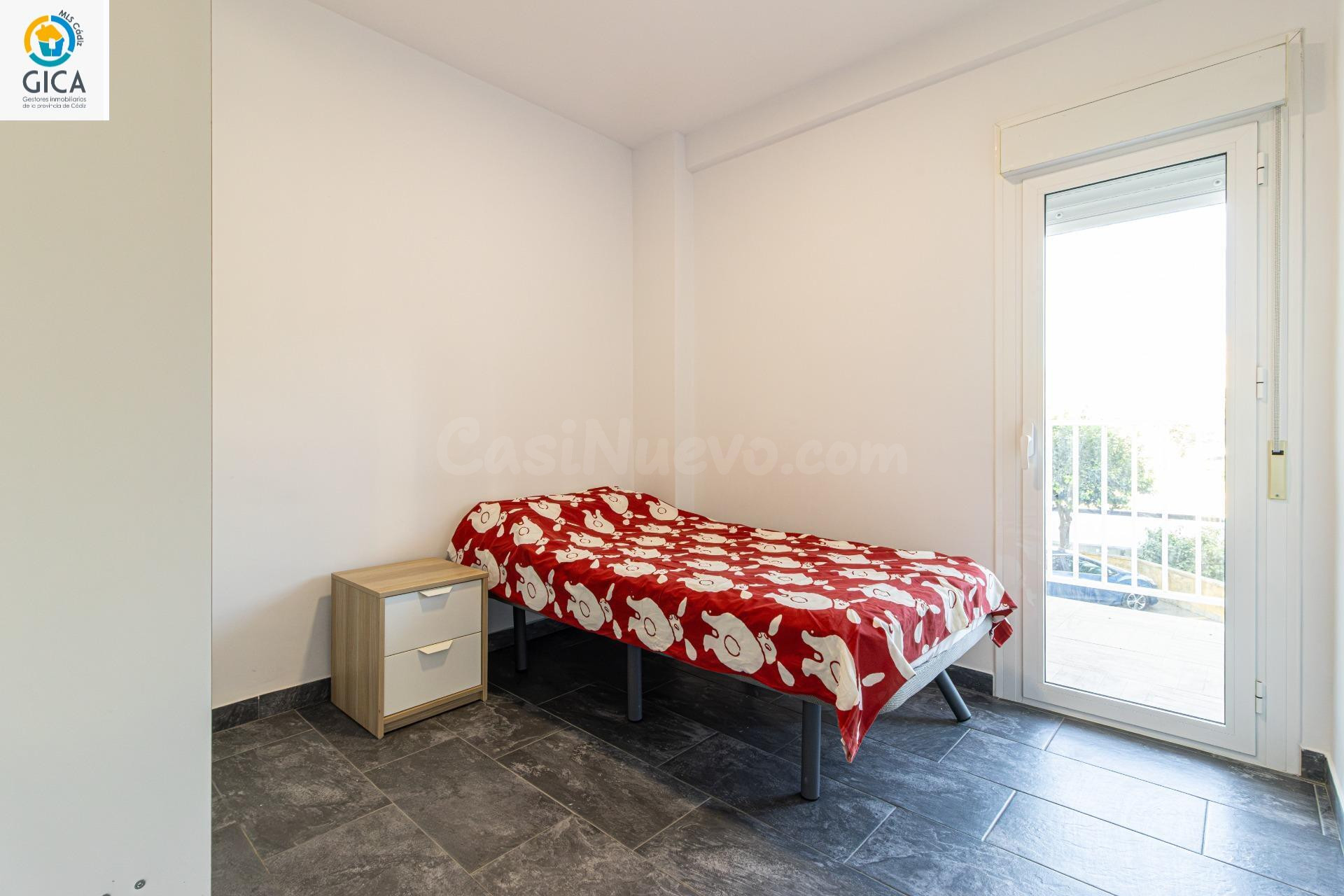 Piso amueblado de 4 dormitorios con amplia terraza en Las Delicias. - foto 5