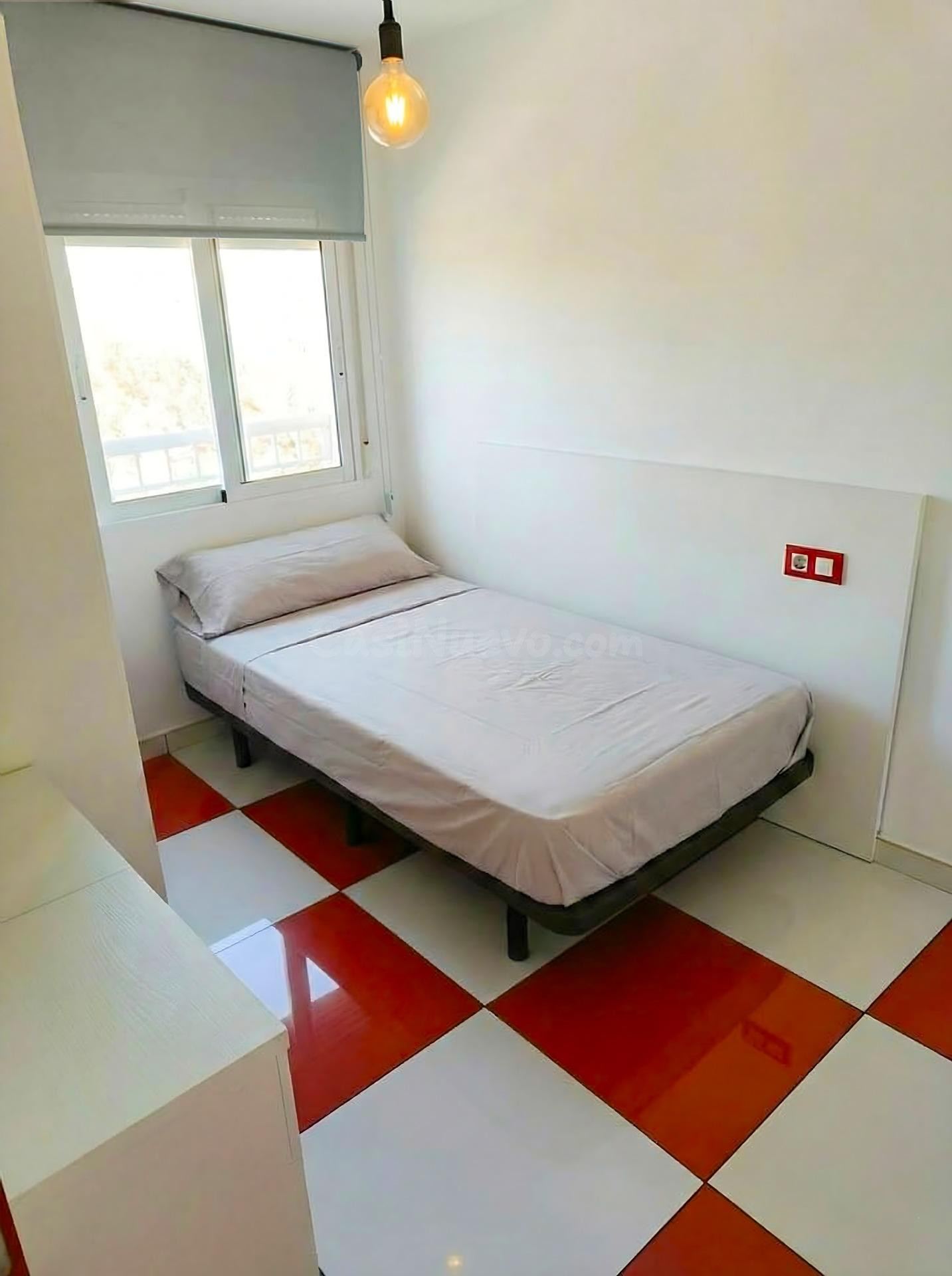 Piso reformado 2 hab. listo para entrar en Alicante – Centro - foto 5