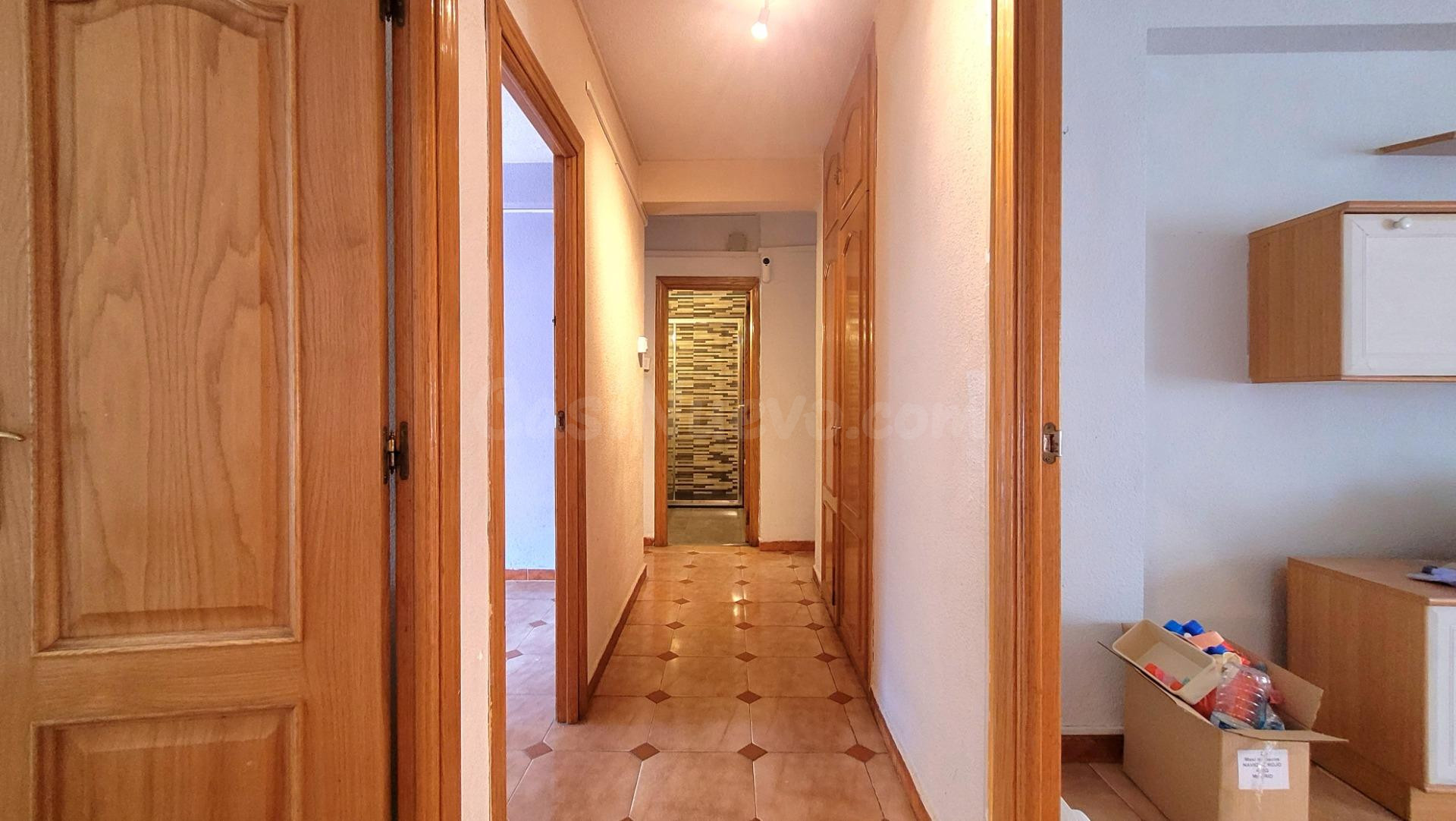 PISO DE CUATRO DORMITORIOS, EXTERIOR, LUMINOSO CON TERRAZA - foto 3