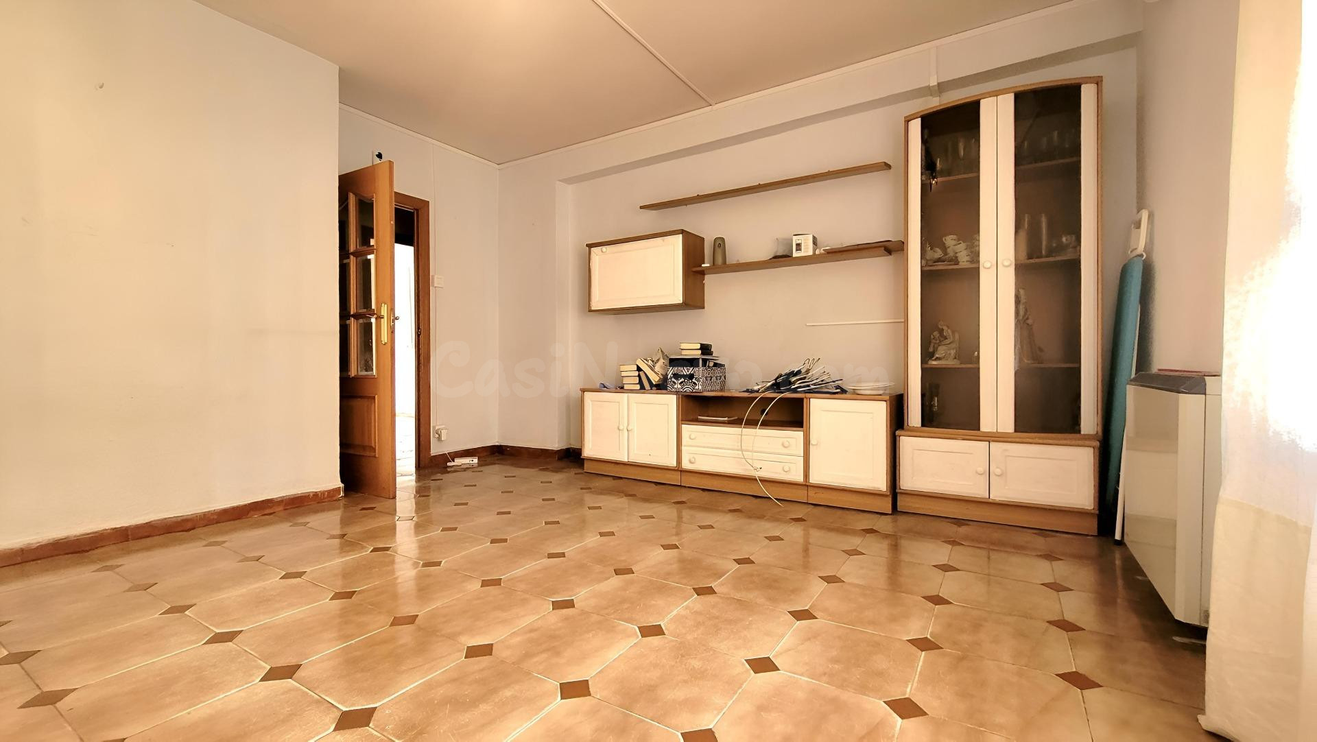 PISO DE CUATRO DORMITORIOS, EXTERIOR, LUMINOSO CON TERRAZA - foto 4