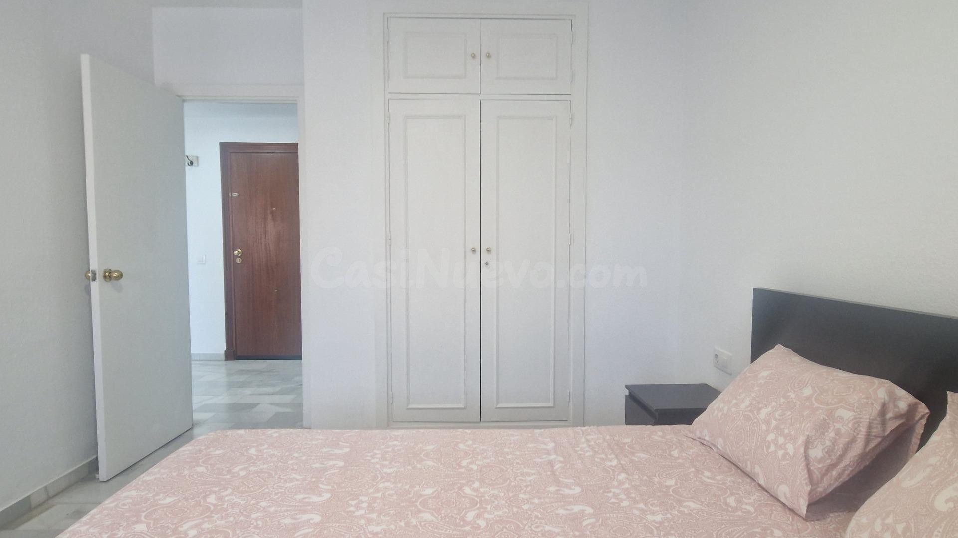 Apartamento de 1 dormitorio amueblado en urbanización cerrada. - foto 2