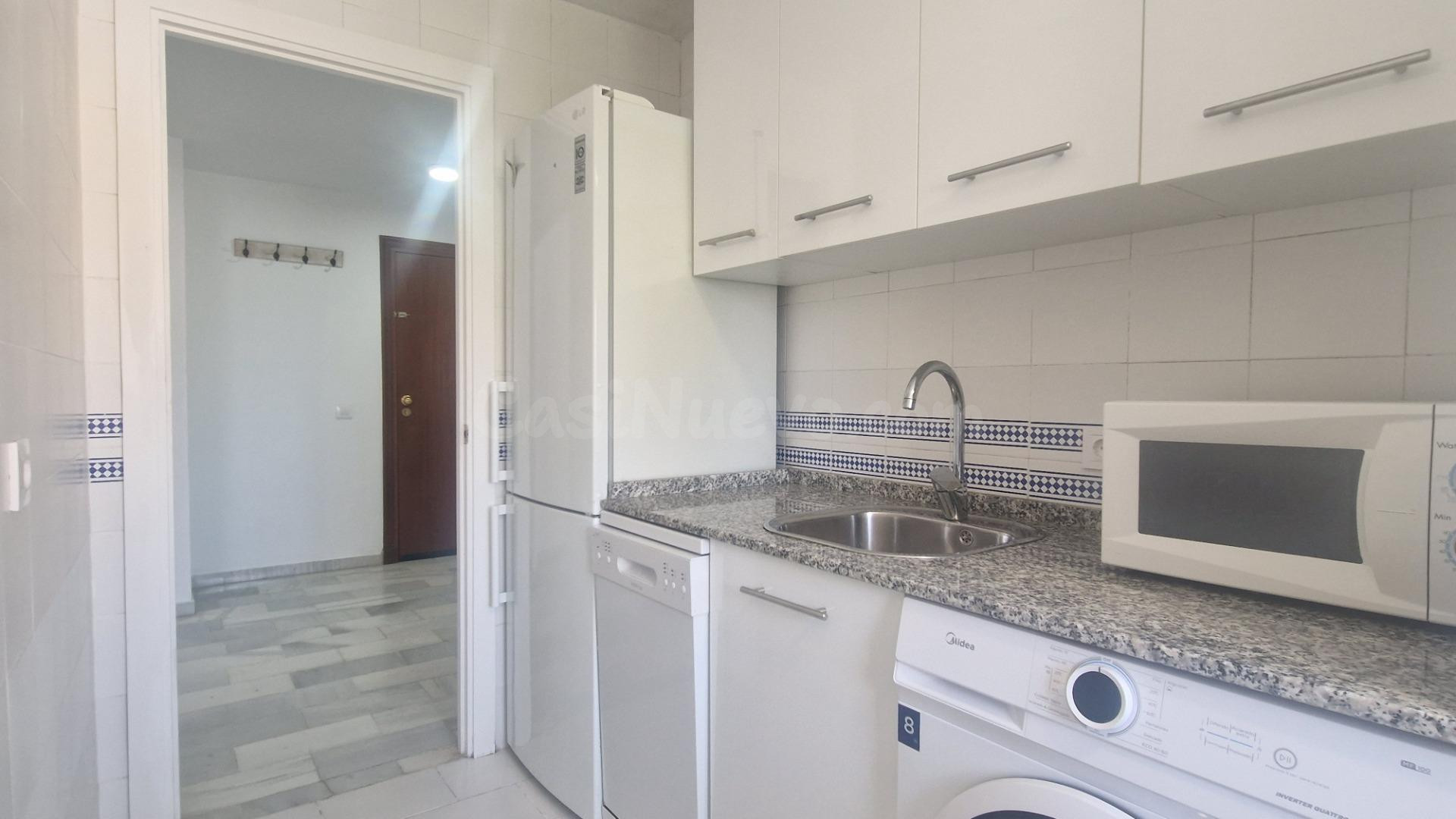 Apartamento de 1 dormitorio amueblado en urbanización cerrada. - foto 4