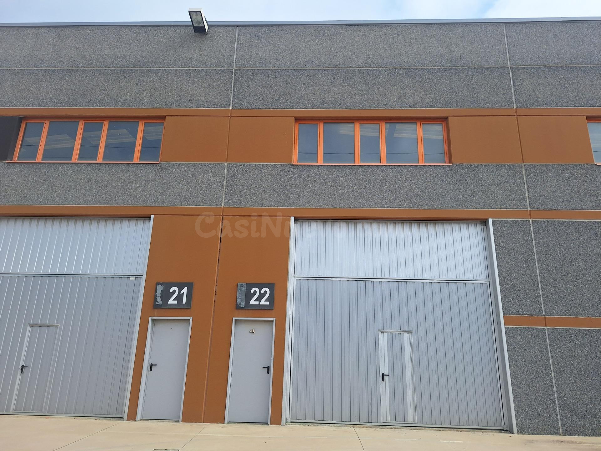 A la venta conjunto de cuatro naves industriales en Empresar - foto 2