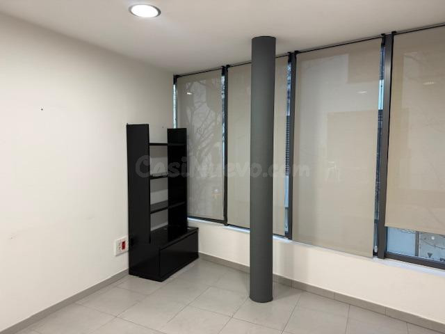 OFICINA EN VENTA EN PLENO CENTRO DE MANRESA – UBICACIÓN PREM - foto 4