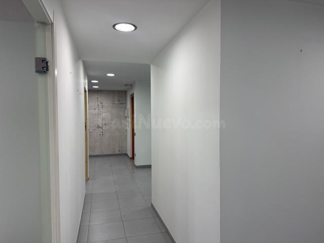 OFICINA EN VENTA EN PLENO CENTRO DE MANRESA – UBICACIÓN PREM - foto 5