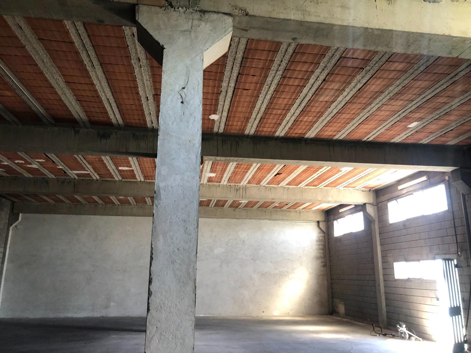 ALMACEN/NAVE DE ALQUILER EN POL. IND. ELS DOLORS DE MANRESA - foto 3