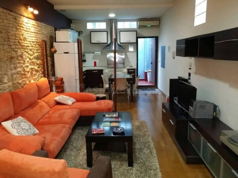 FERSA INMOBILIARIA COMERCIALIZA EN EXCLUSIVA CASA EN ZONA CENTRO CON ESTUPENDO SOLÁRIUM