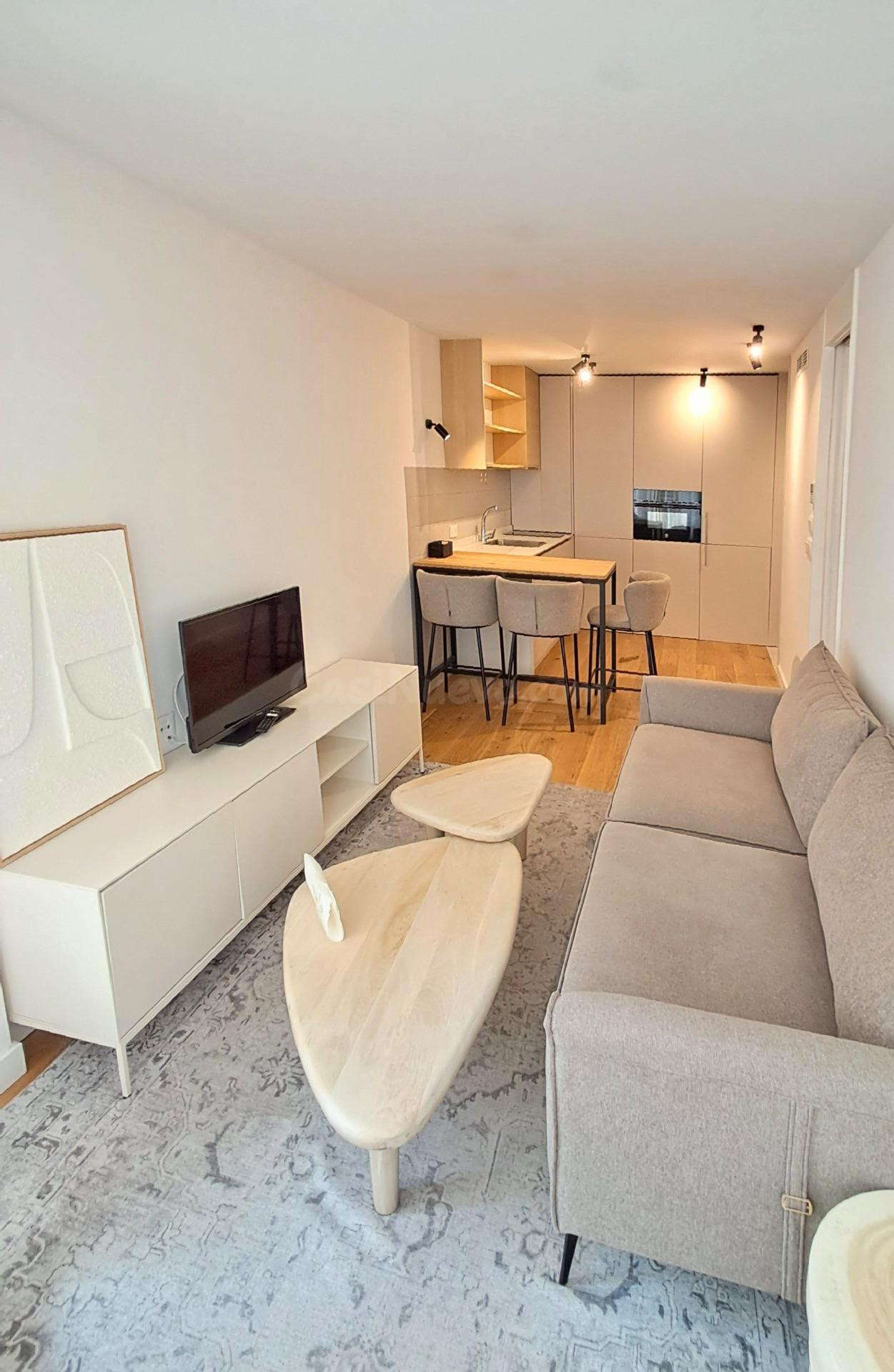 Moderno Apartamento Reformado en el Corazón de Alicante - foto 2