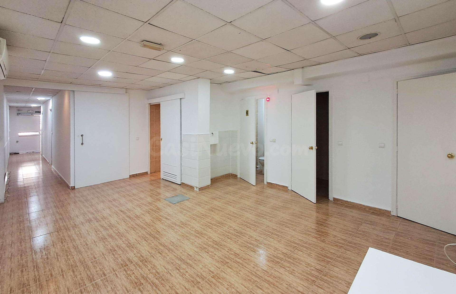 Amplio Local Comercial de Alquiler en San Blas, Alicante - I