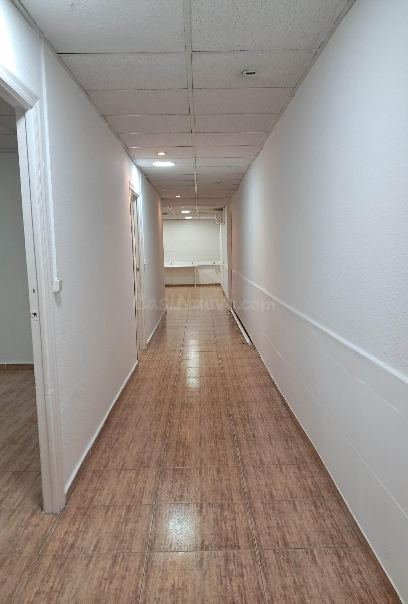 Amplio Local Comercial de Alquiler en San Blas, Alicante - I - foto 2
