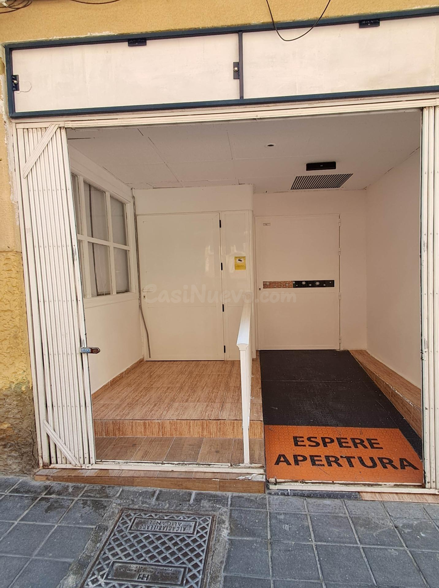 Amplio Local Comercial de Alquiler en San Blas, Alicante - I - foto 3