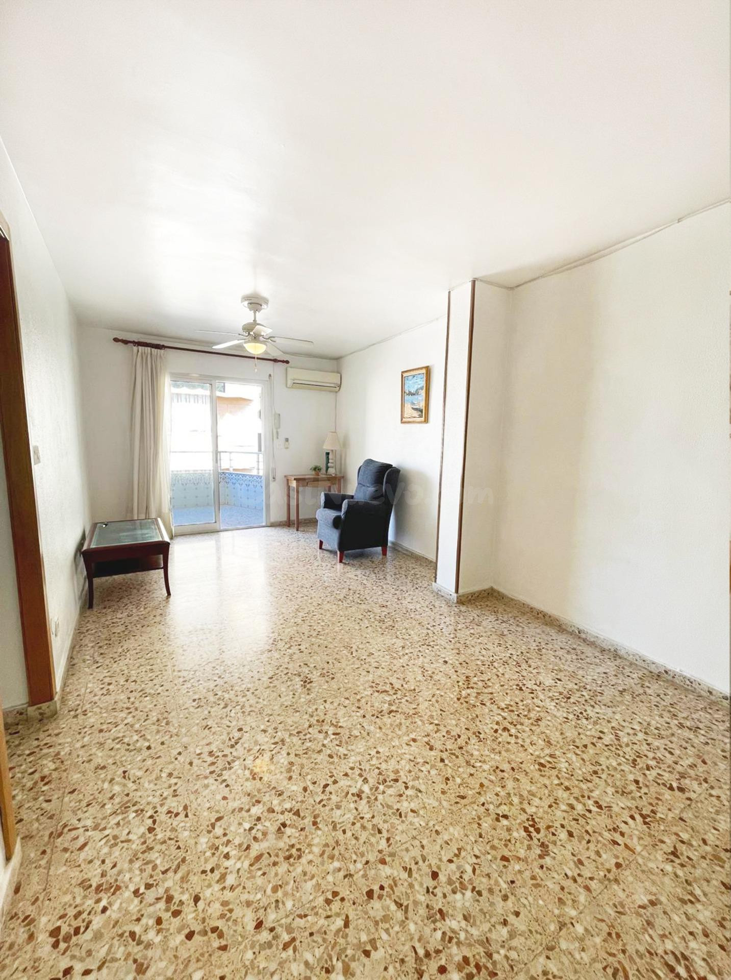 Piso en venta en Torrevieja centro cerca de la playa | 4 dor - foto 4