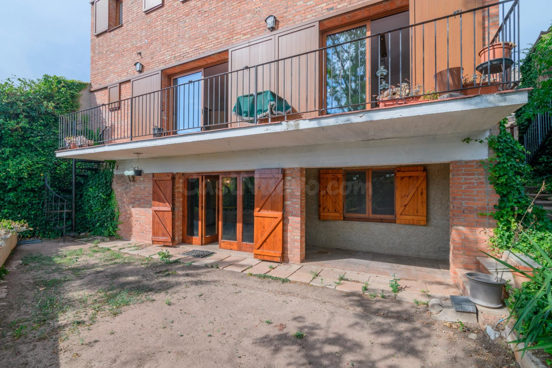 Casa de 5 hab. con jardín, pequeña piscina y estudio indepen - foto 5