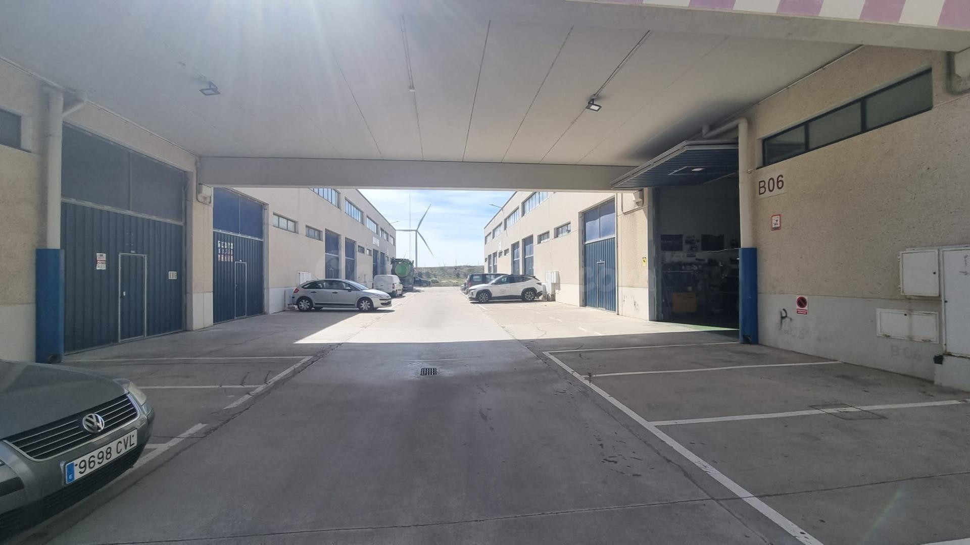 Nave en venta en Calle Albardín, Empresarium