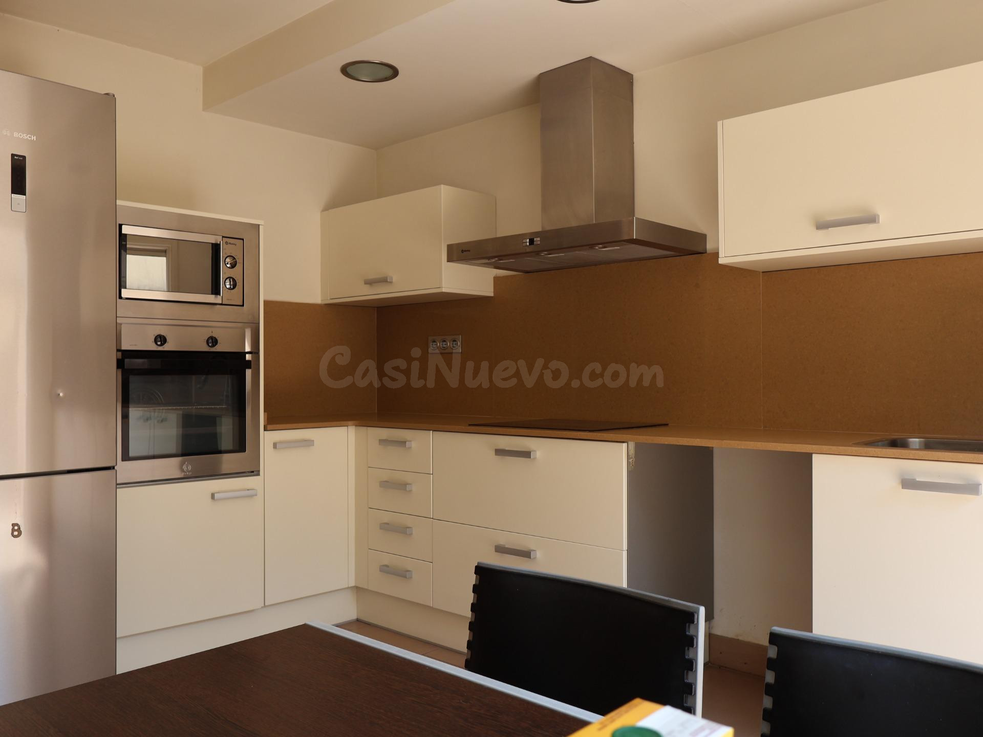 UNIFAMILIAR ADOSADA EN VENTA EN CASTELLBELL I EL VILAR - foto 2