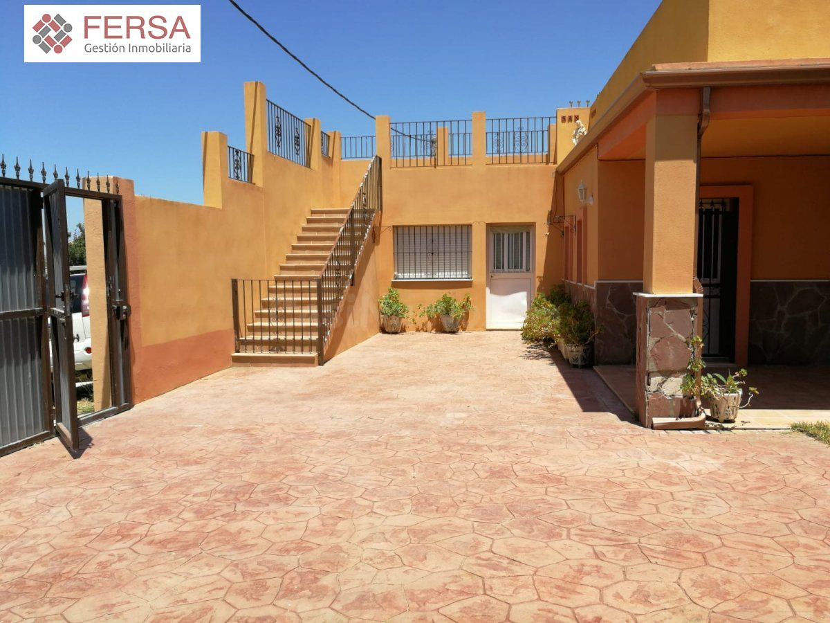 VENTA CHALET CON TERRENO - foto 2