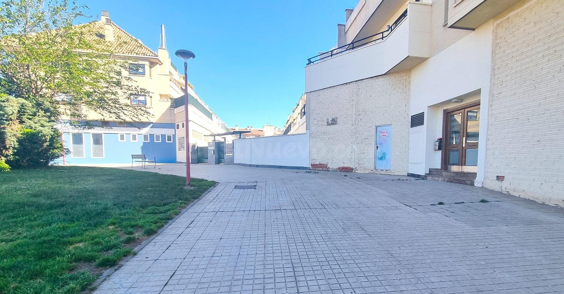 Local en venta en Utebo-Malpica. Gustavo Adolfo Bécquer. - foto 2
