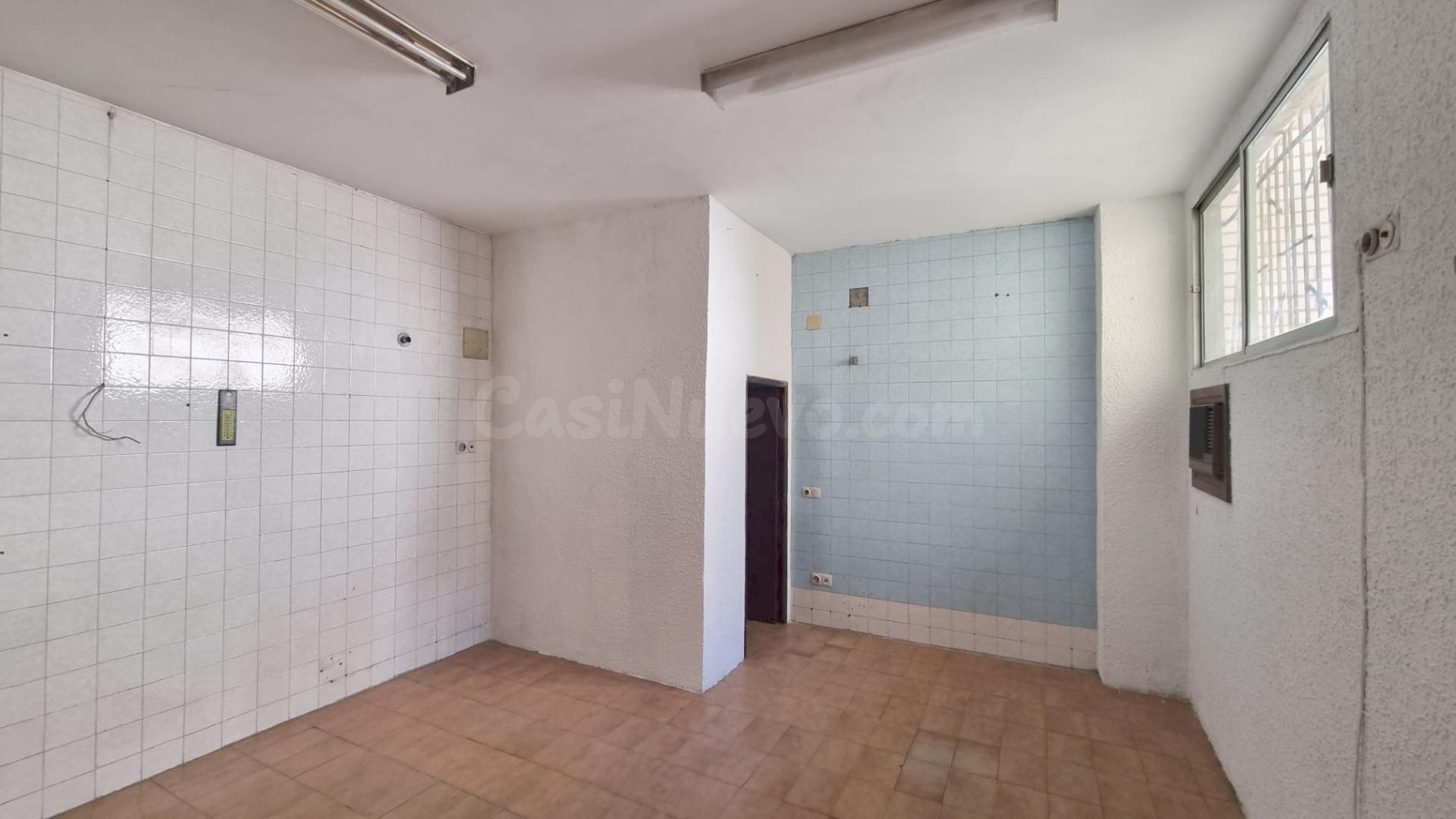 Local comercial en venta en Calle Borao. Zaragoza - foto 2