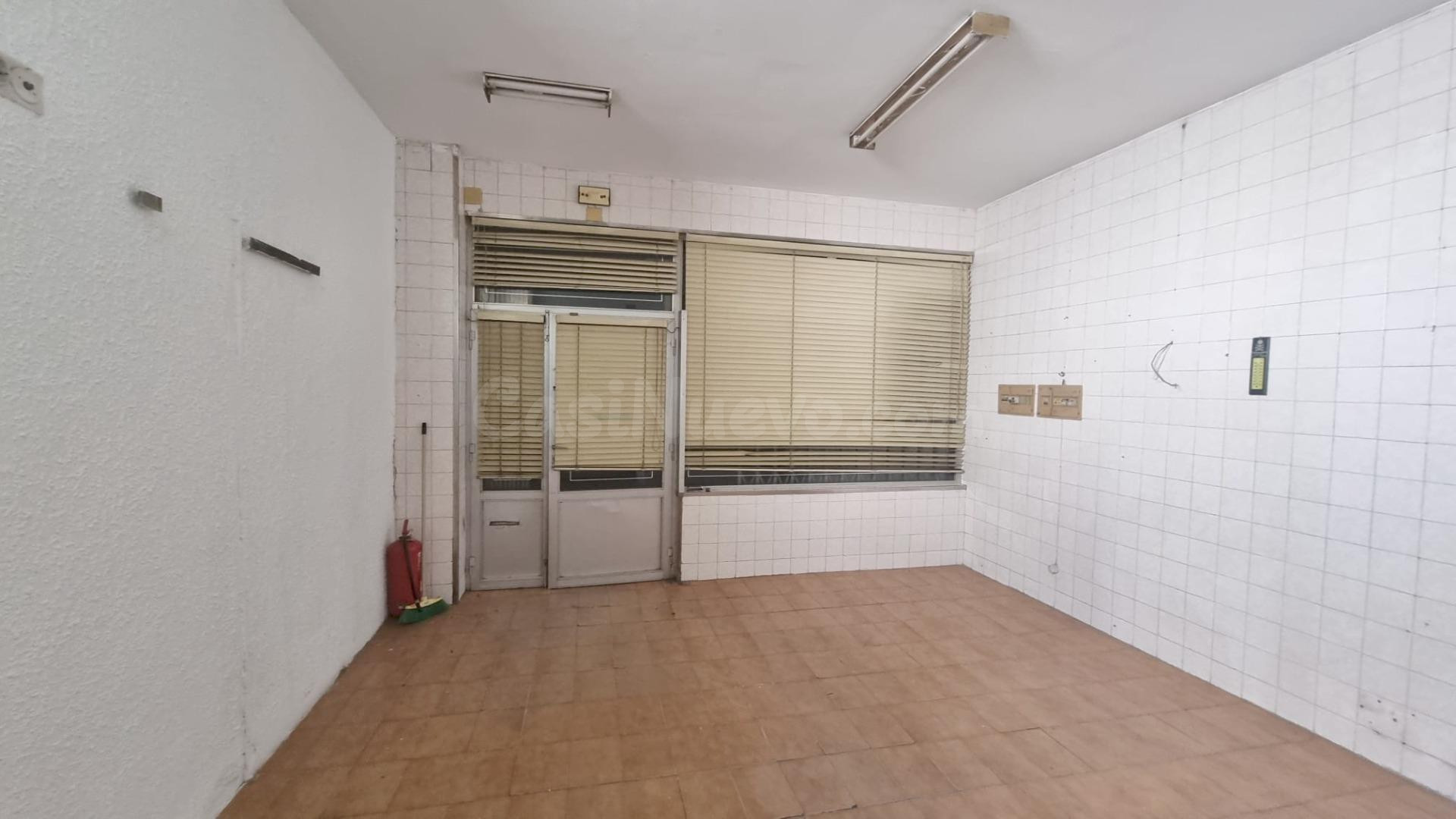Local comercial en venta en Calle Borao. Zaragoza - foto 4