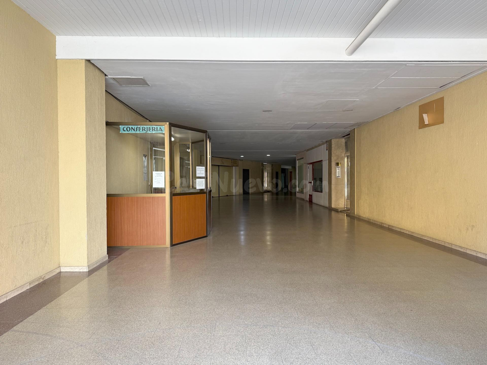 Local comercial en venta en Calle Borao. Zaragoza - foto 5