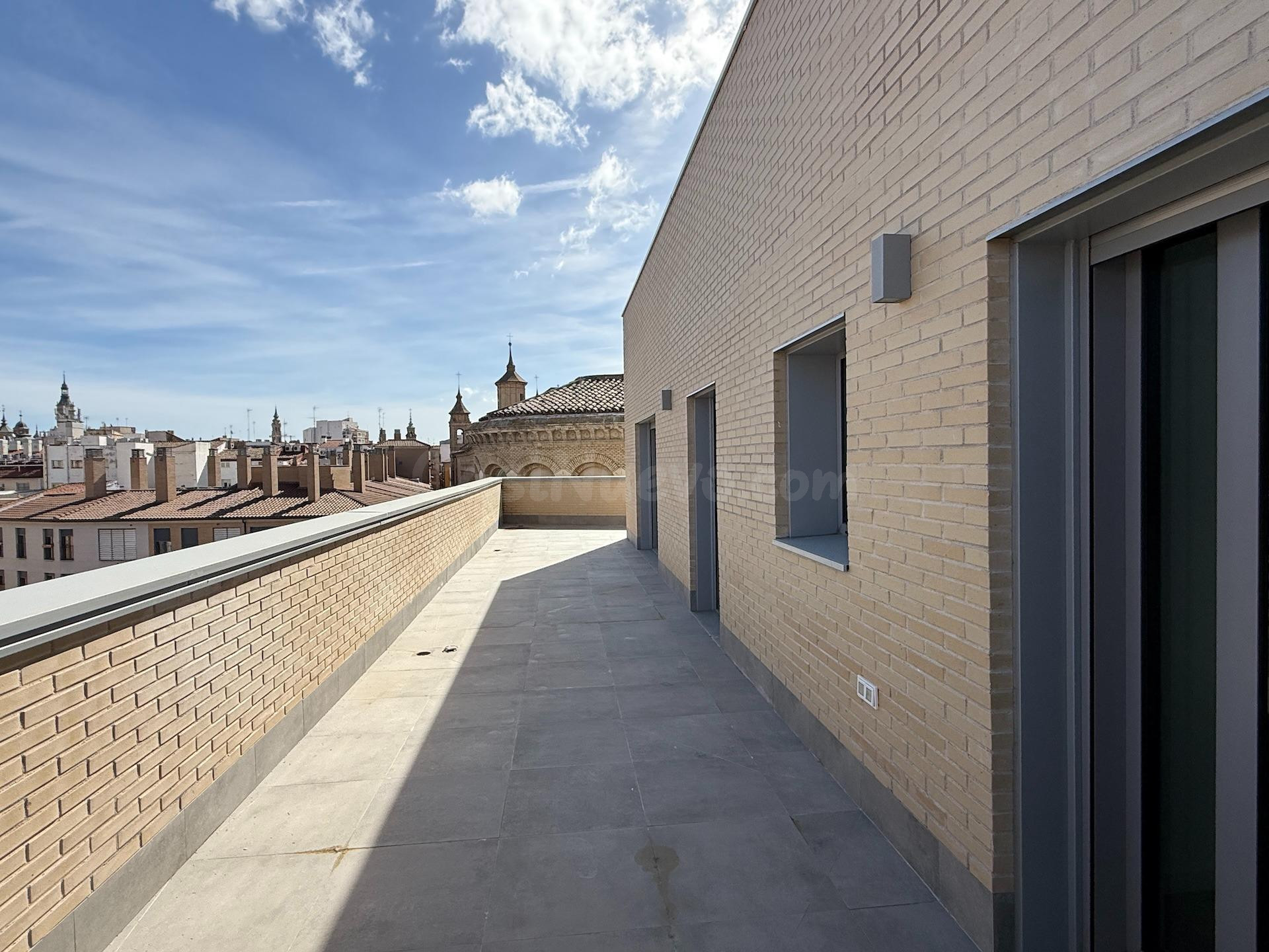 Ático en venta en Ramón y Cajal. Zaragoza - foto 3