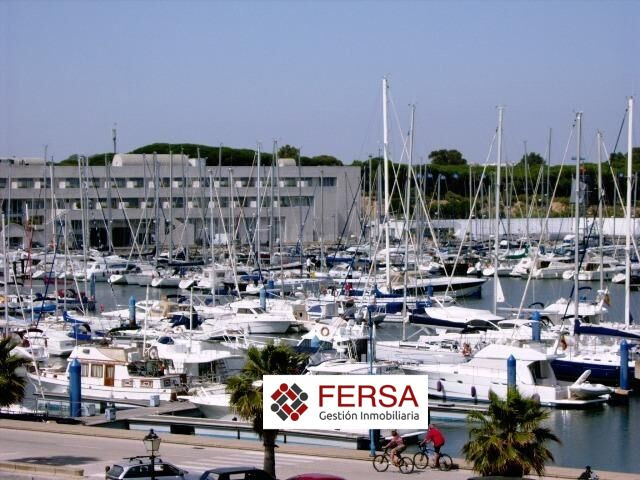 FERSA INMOBILIARIA COMERCIALIZA EN EXCLUSIVA PISO EN PUERTO SHERRY CON VISTAS FRONTALES A LA MARINA