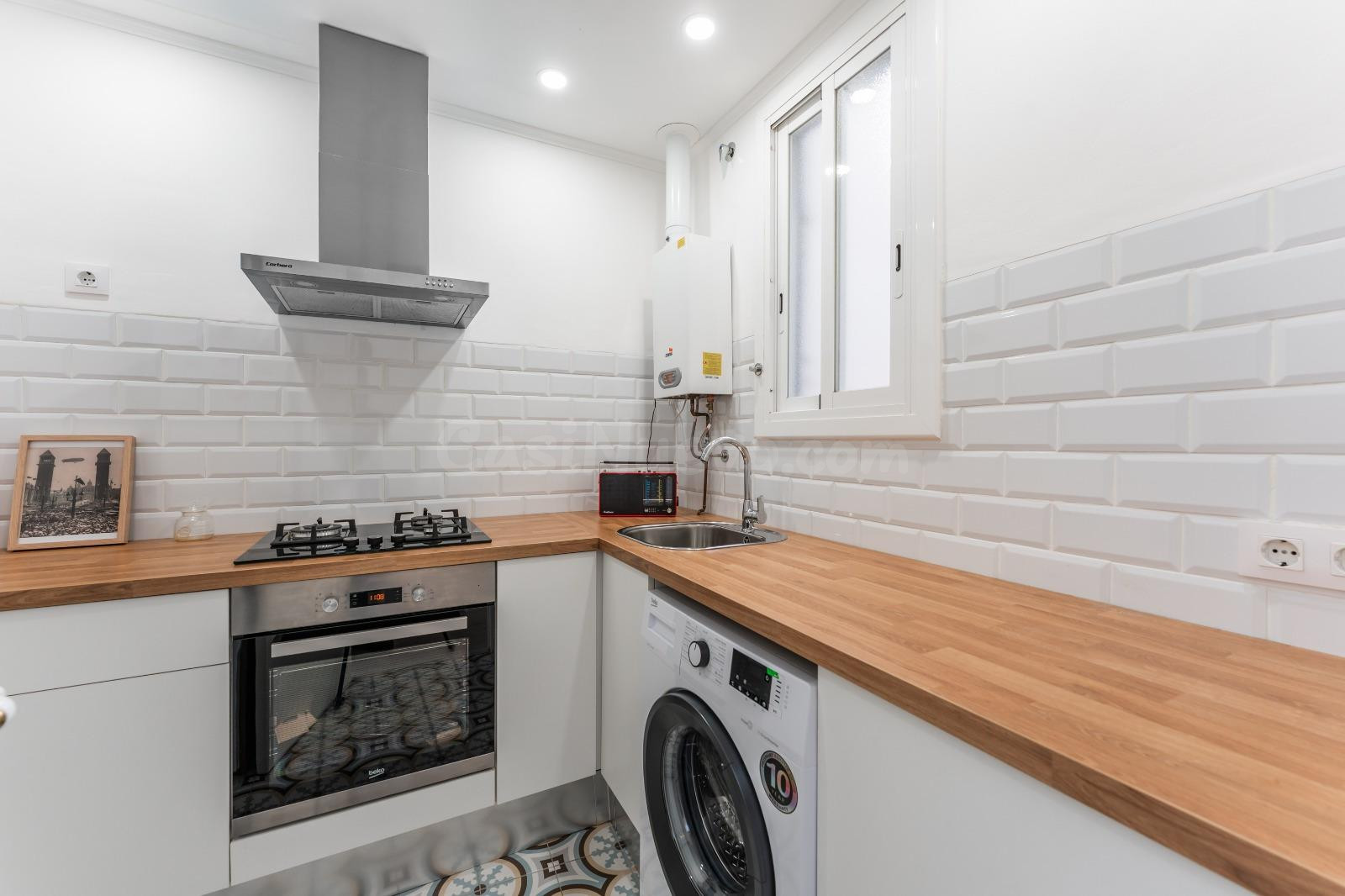 Piso totalmente reformado en venta junto a La Boquería – Bar - foto 3