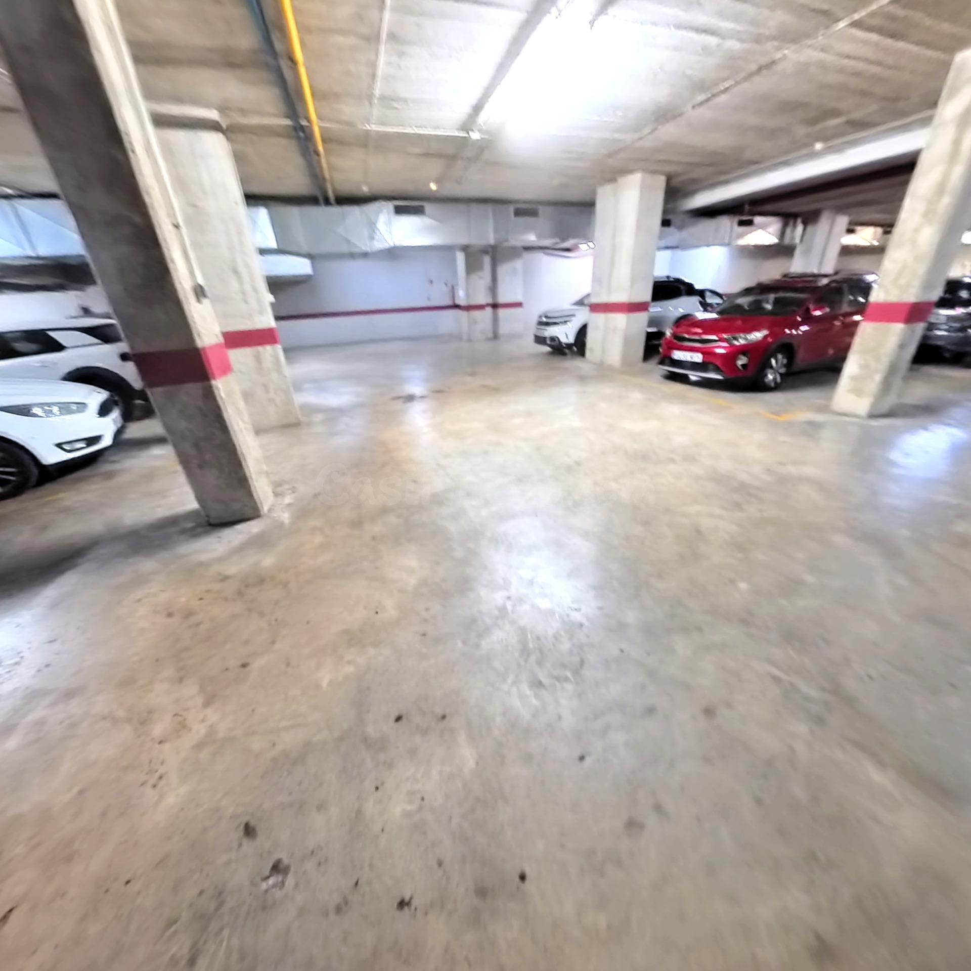 PLAZA DE PARKING PARA COCHE GRANDE - foto 3