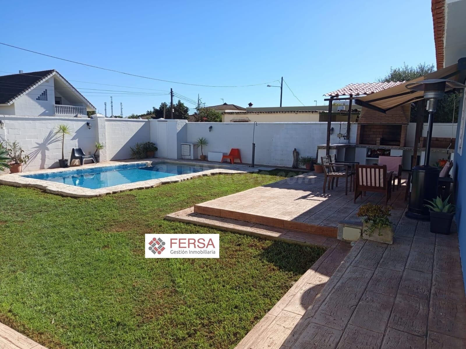Chalet urbano con casa de invitados y licencia turística - foto 3