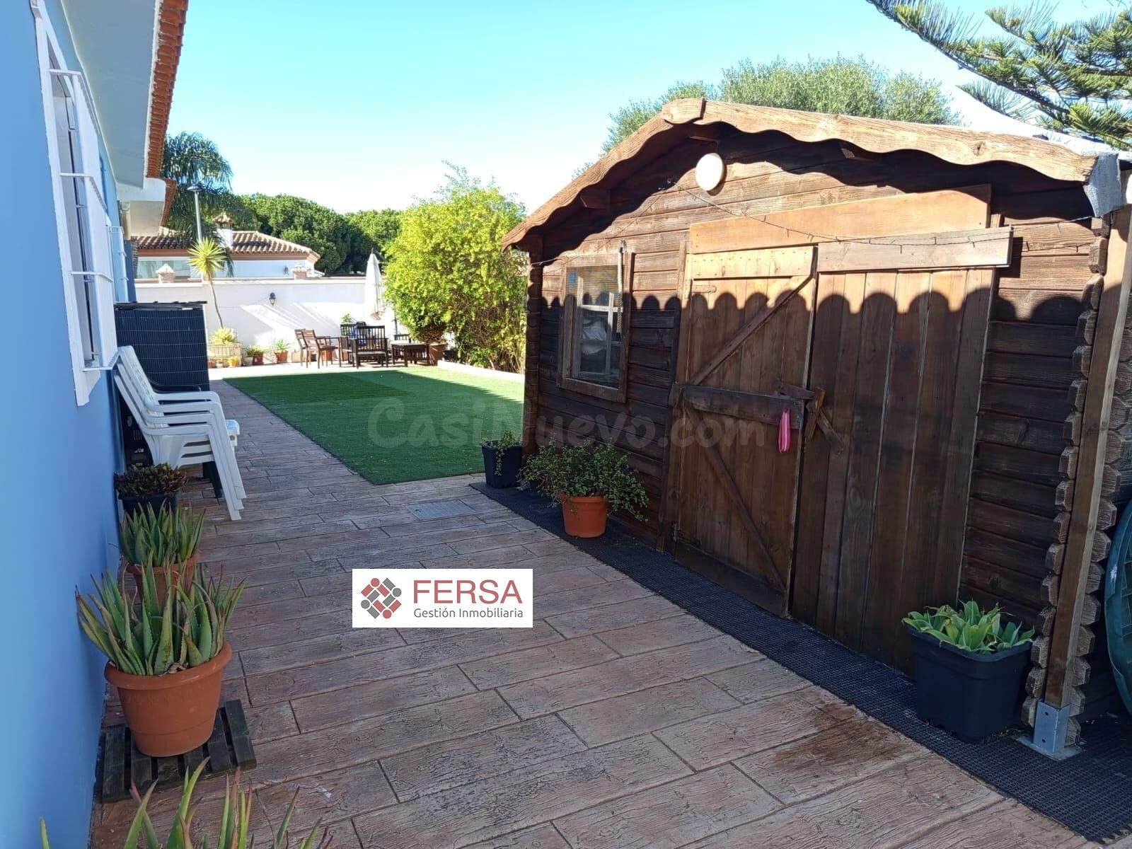 Chalet urbano con casa de invitados y licencia turística - foto 4