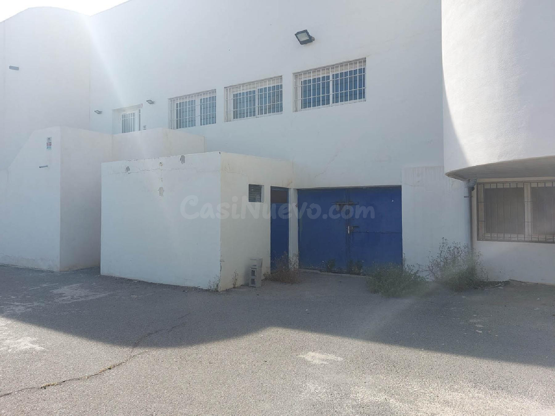 Amplio local comercial en Sant Joan d’Alacant – Ideal para g - foto 3