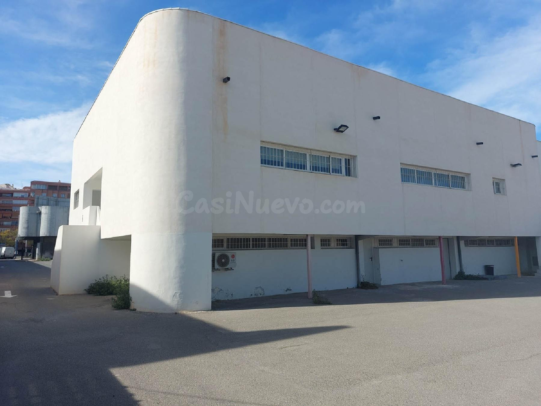 Amplio local comercial en Sant Joan d’Alacant – Ideal para g - foto 4