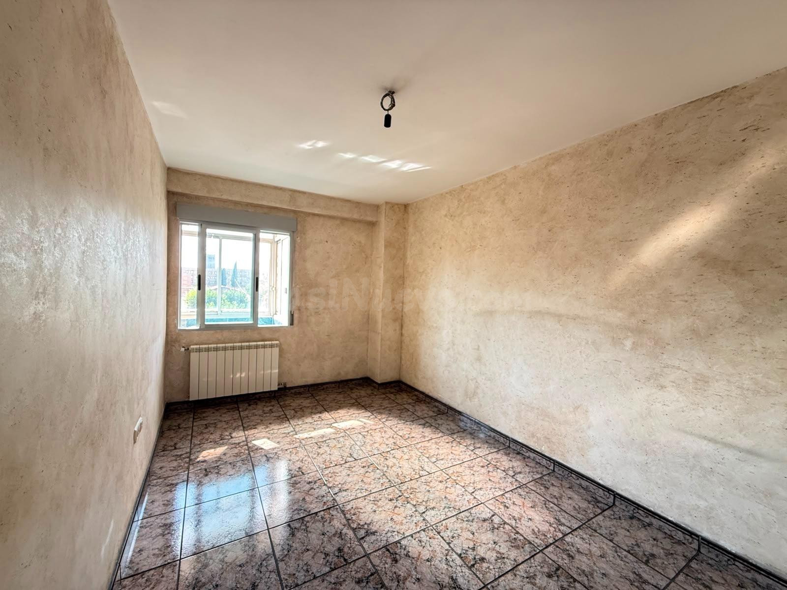 Piso en venta en Plaza Canal Imperial, Cuéllar. Zaragoza - foto 2