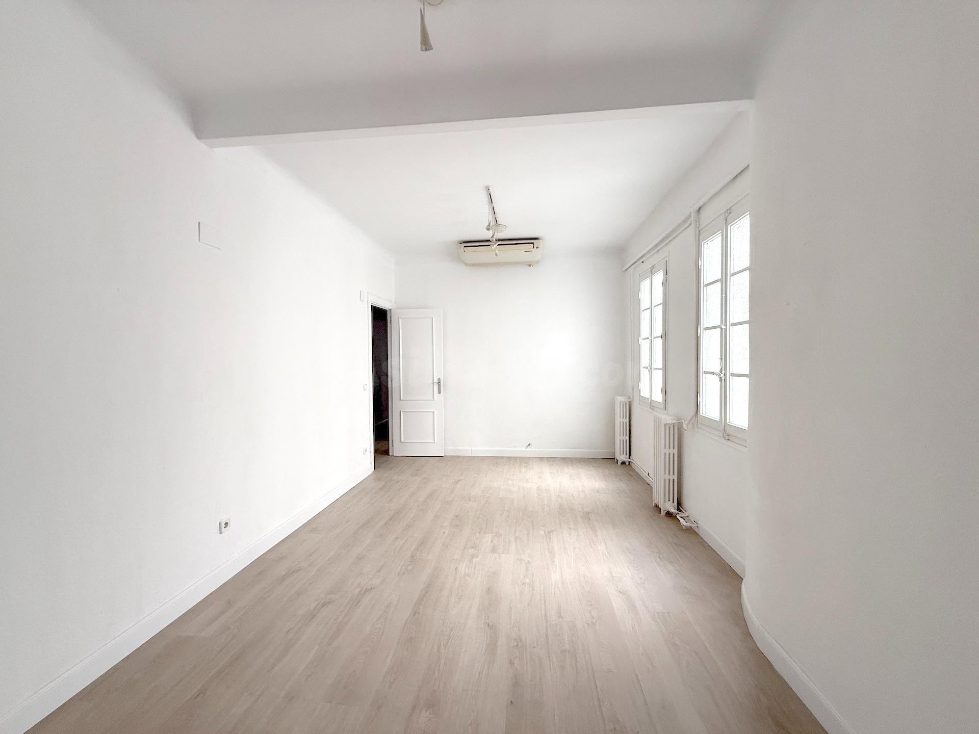 Exclusiva oficina representativa de 184 m2 en pleno corazón  - foto 3