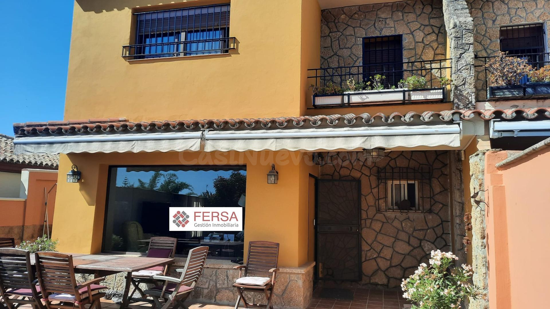 CHALET PAREADO A LA VENTA EN LA ZONA DE EL CARMEN - CUATRO P - foto 2