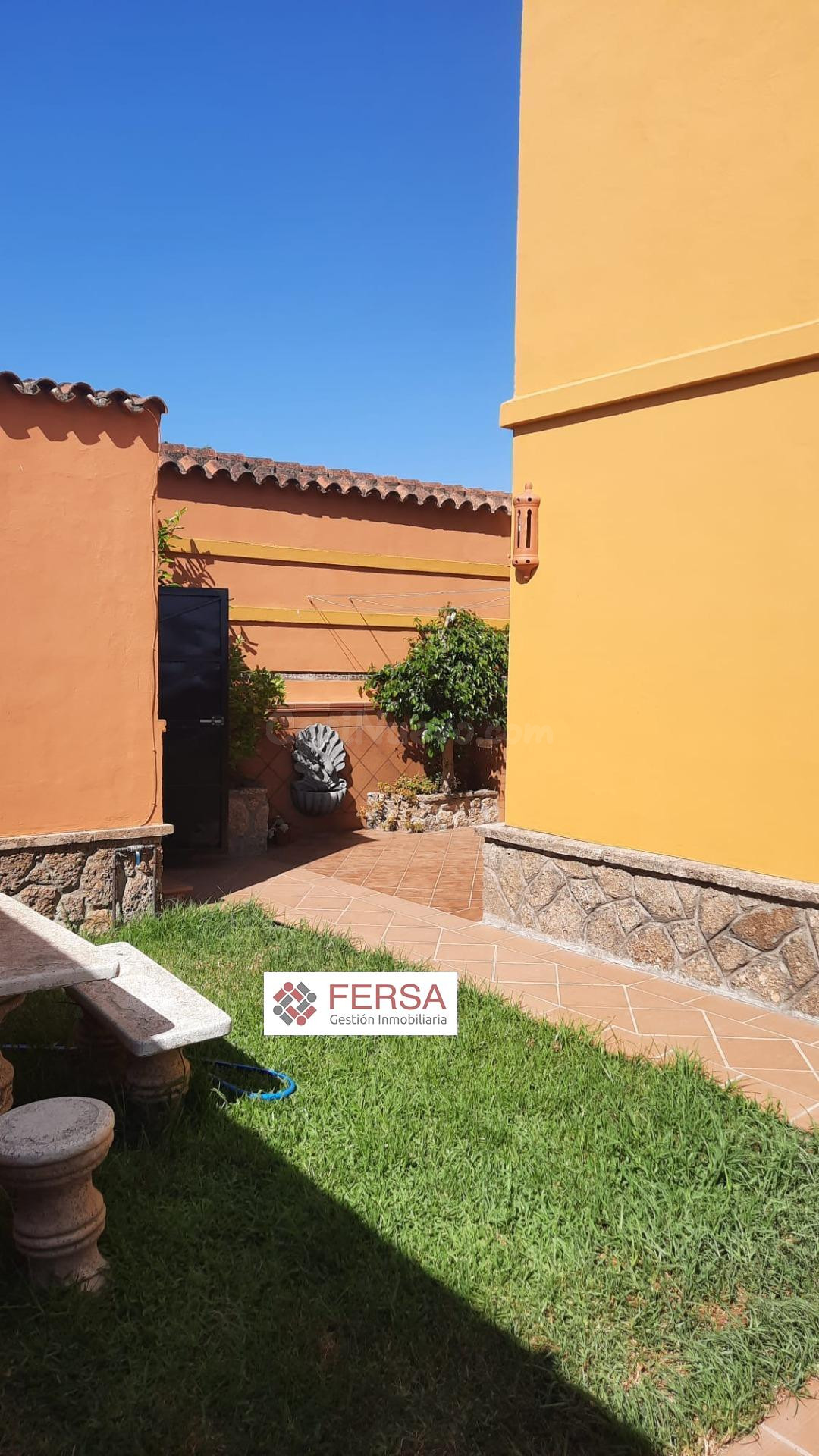CHALET PAREADO A LA VENTA EN LA ZONA DE EL CARMEN - CUATRO P - foto 4