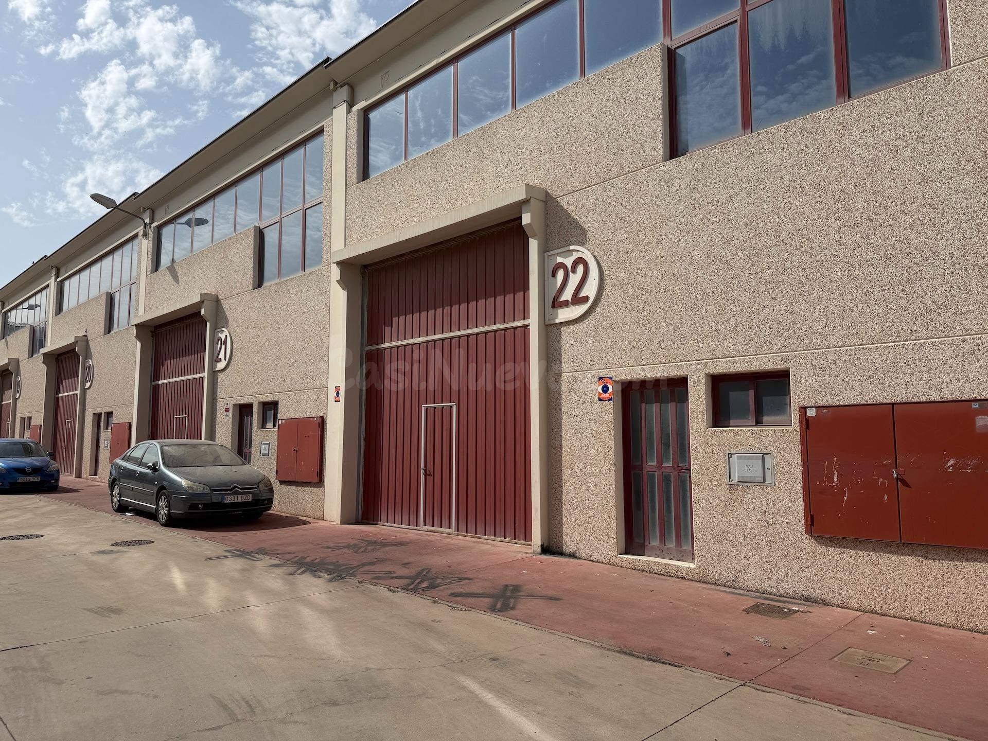 OPORTUNIDAD DE INVERSIÓN: NAVE INDUSTRIAL EN POLÍGONO EMPRES - foto 3