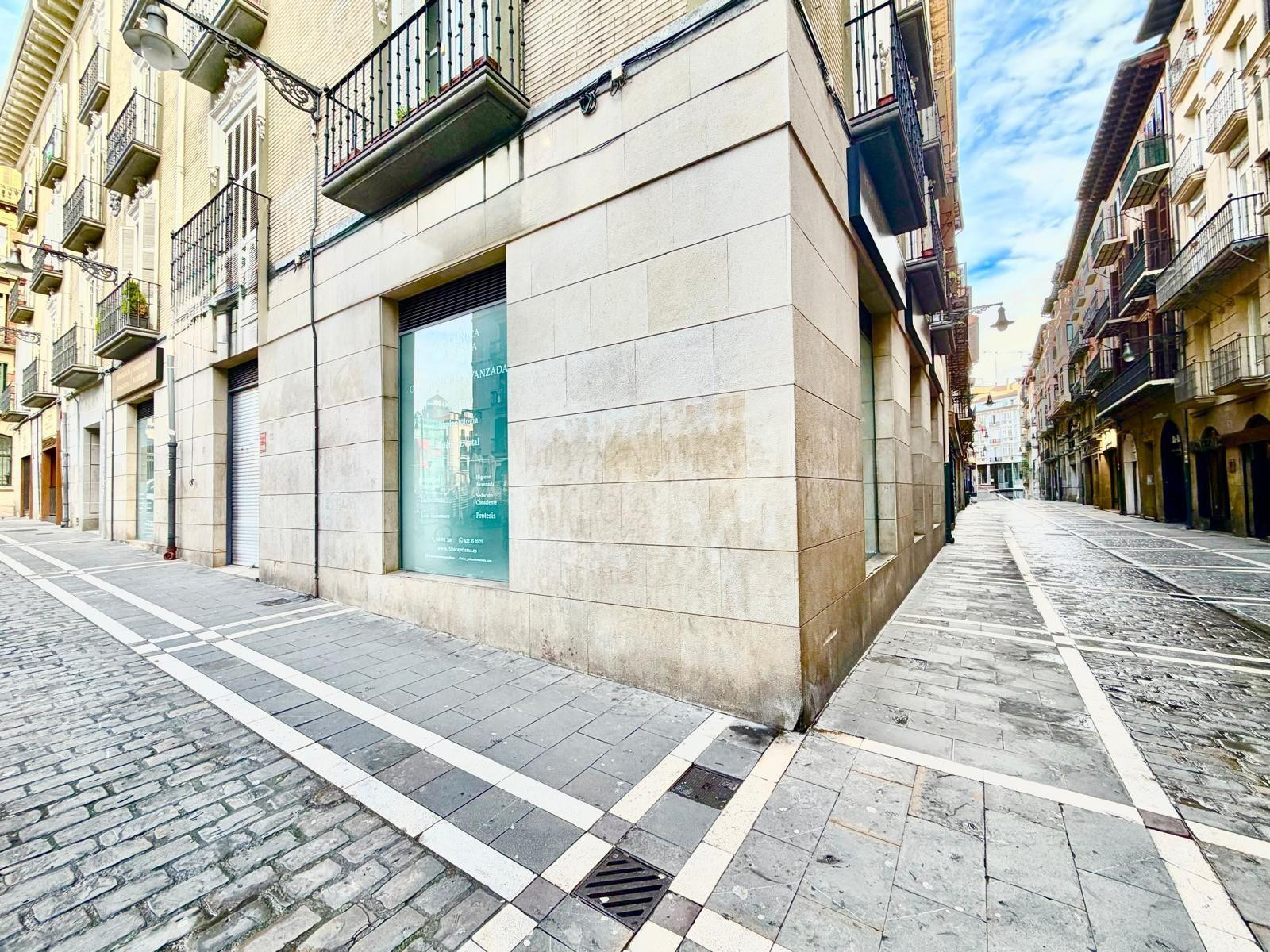 Local venta en Casco Antiguo de Pamplona - foto 2