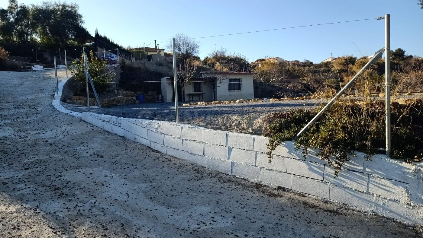 FINCA CON 800 METROS URBANIZABLES, CASITA, AGUA DE NACIMIENT - foto 2
