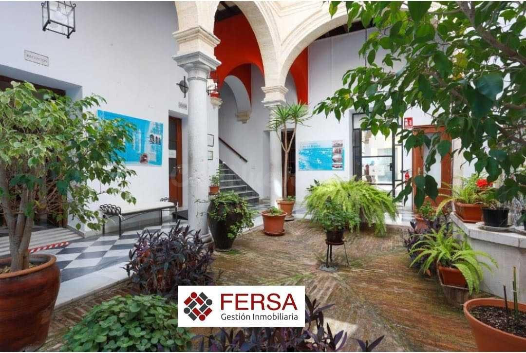 Oportunidad Única: Venta de Hotel Boutique en Casa Palacio del S. XVII – Ribera del Río, El Puerto