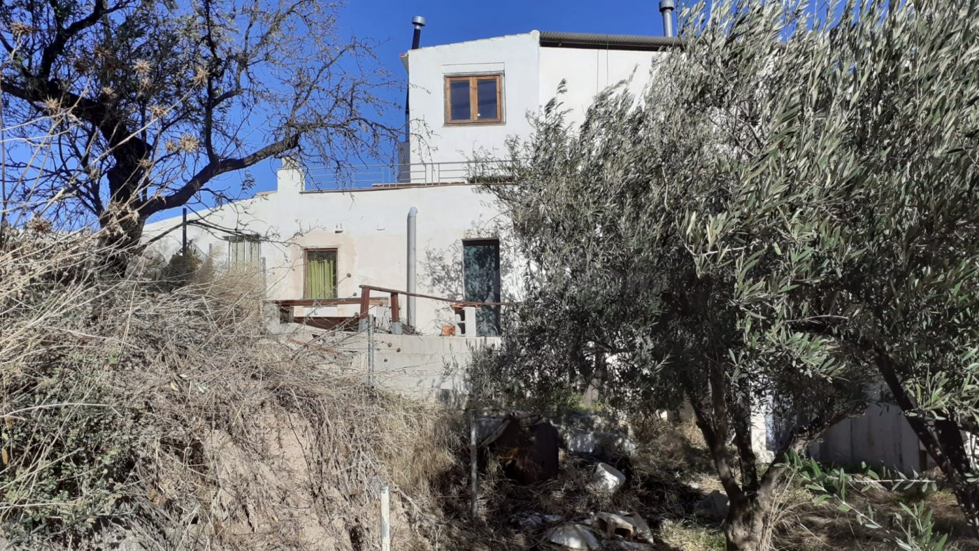 CASA DE CUATRO habitaciones Y TIERRAS EN BAYARQUE ( ALMERÍA  - foto 5