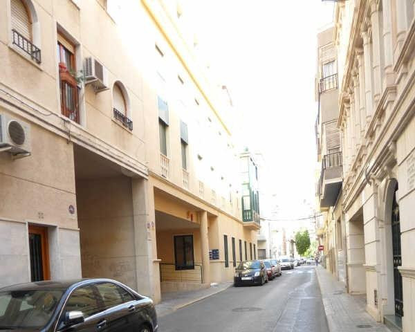 Magnífica vivienda de amplias dimensiones situada en Elche - foto 2