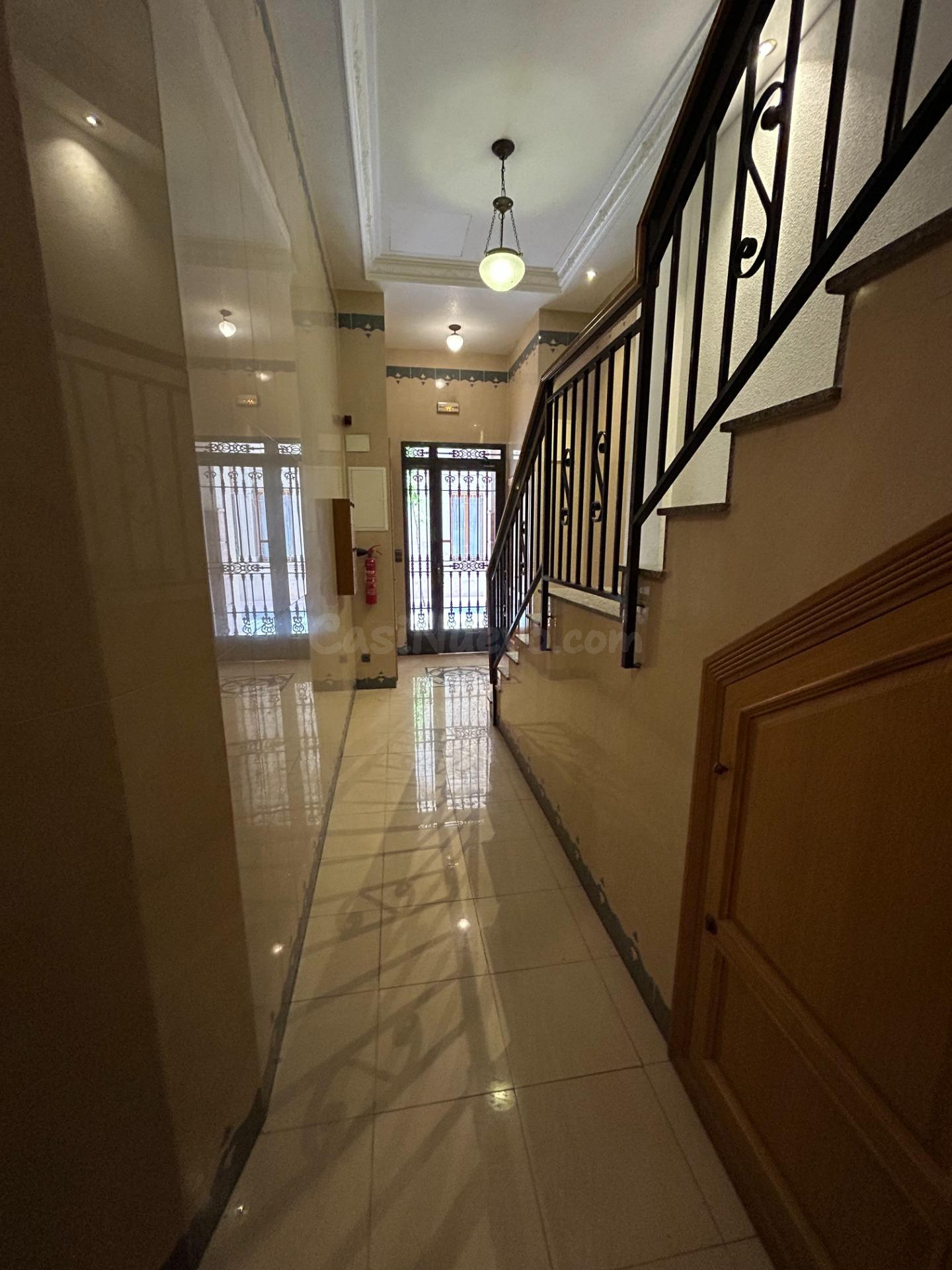 Magnífica vivienda de amplias dimensiones situada en Elche - foto 4