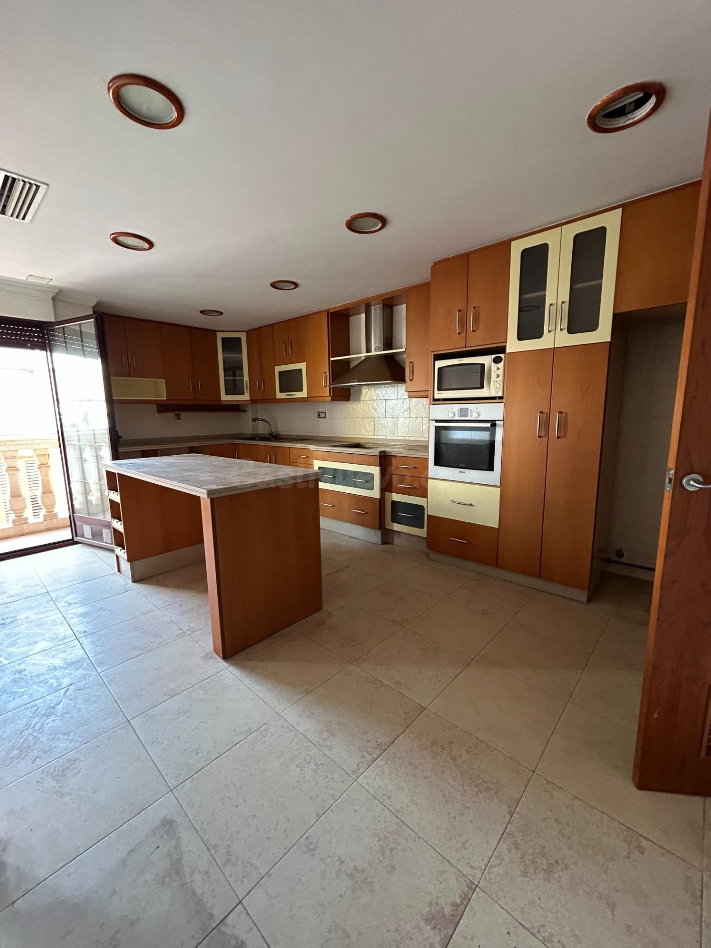 Magnífica vivienda de amplias dimensiones situada en Elche - foto 5