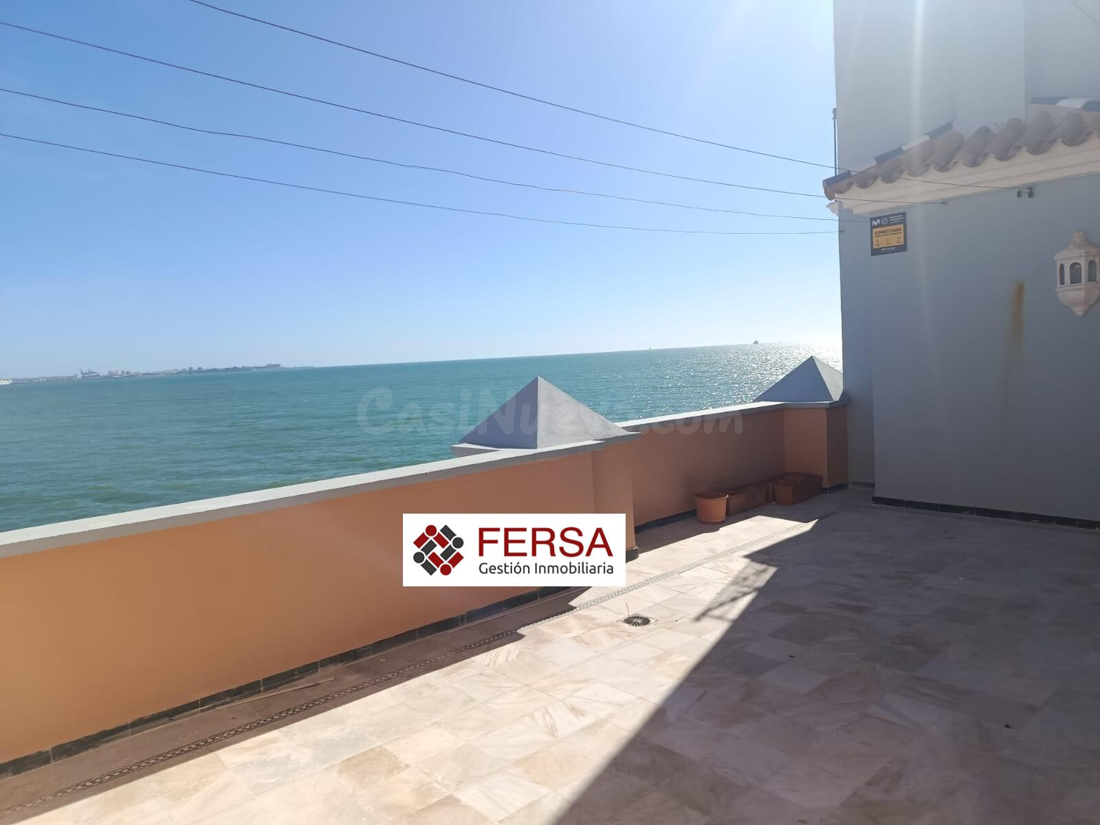 ALQUILER ANUAL APARTAMENTO CON 30 M2 DE TERRAZA -FERSA INMOBILIARIA COMERCIALIZA EN EXCLUSIVA ATICO FRONTAL AL MAR EN PUERTO SHERRY