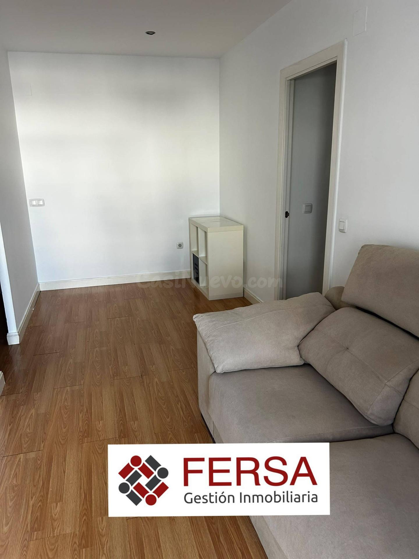 ACOGEDOR ÁTICO CON GRAN TERRAZA EN ALQUILER EN LA ZONA DEL JUNCAL - foto 4