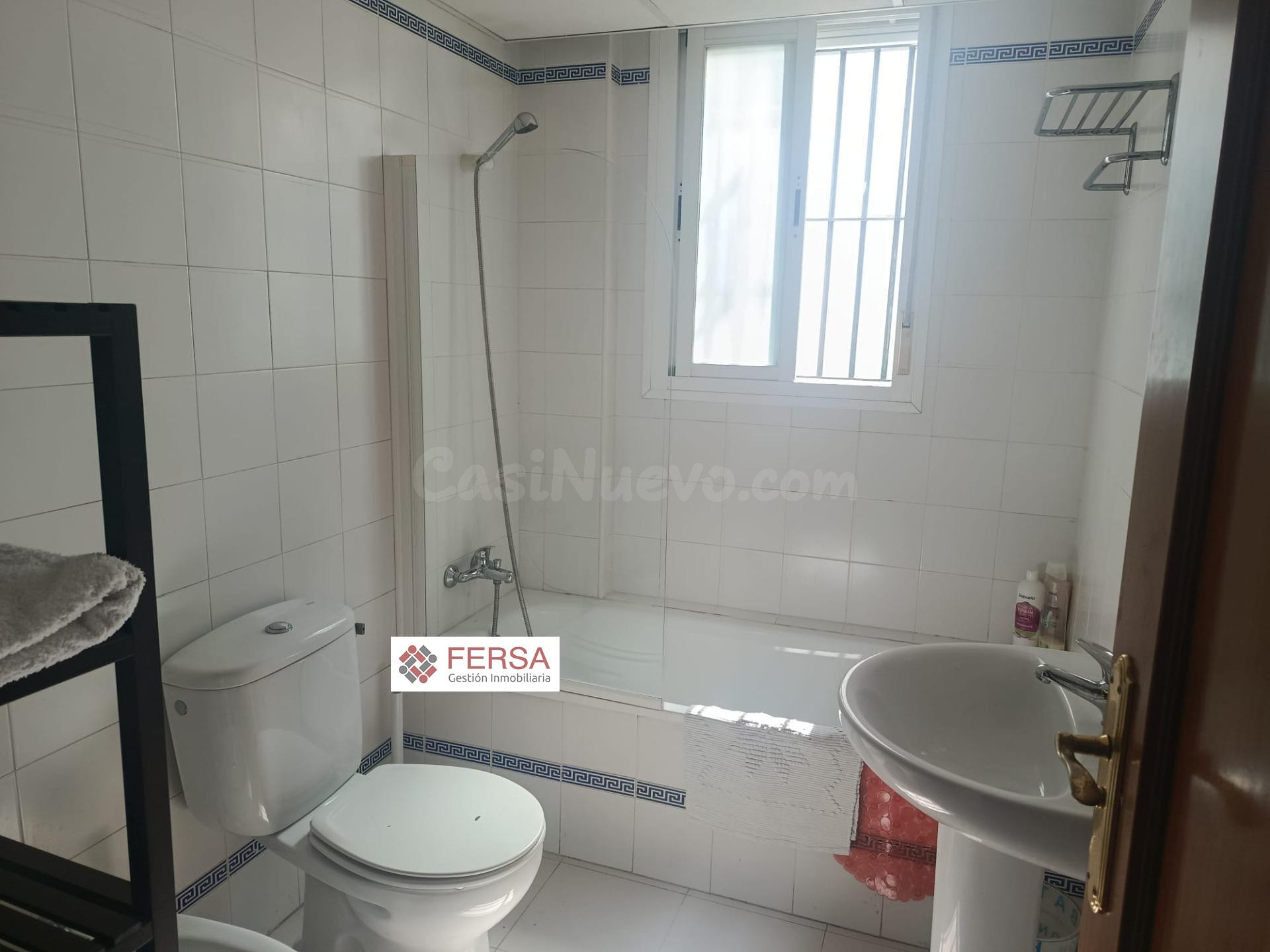 PISO EN VENTA EN ZONA CENTRO – URBANIZACIÓN CON PISCINA - foto 5
