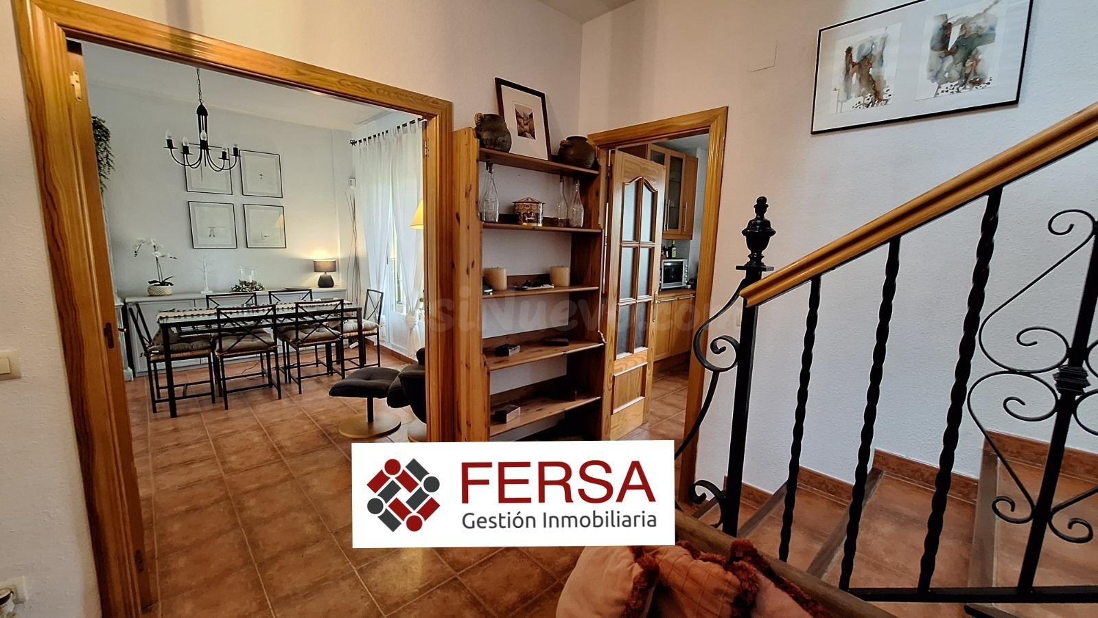 Oportunidad vivienda pareada en exclusiva urbanización junto a la playa - foto 4